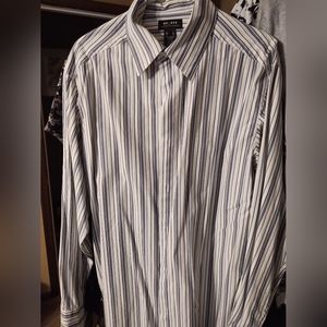 Mens Crisp Button Down Shirt